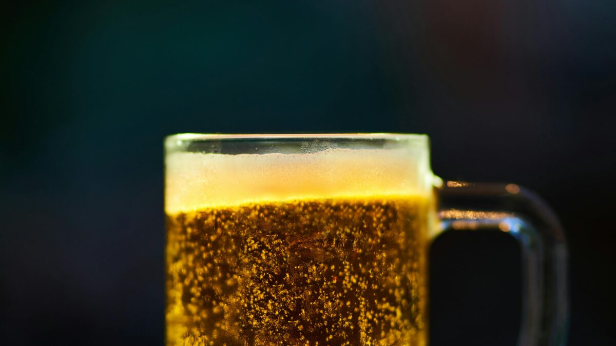 el alcohol causa muertes directas e indirectas