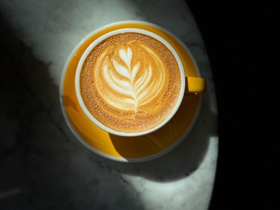 consumir café tiene varios beneficios para la salud