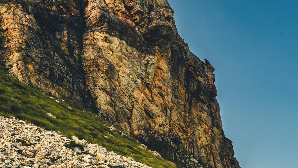 las zonas azules son montañosas o con mar